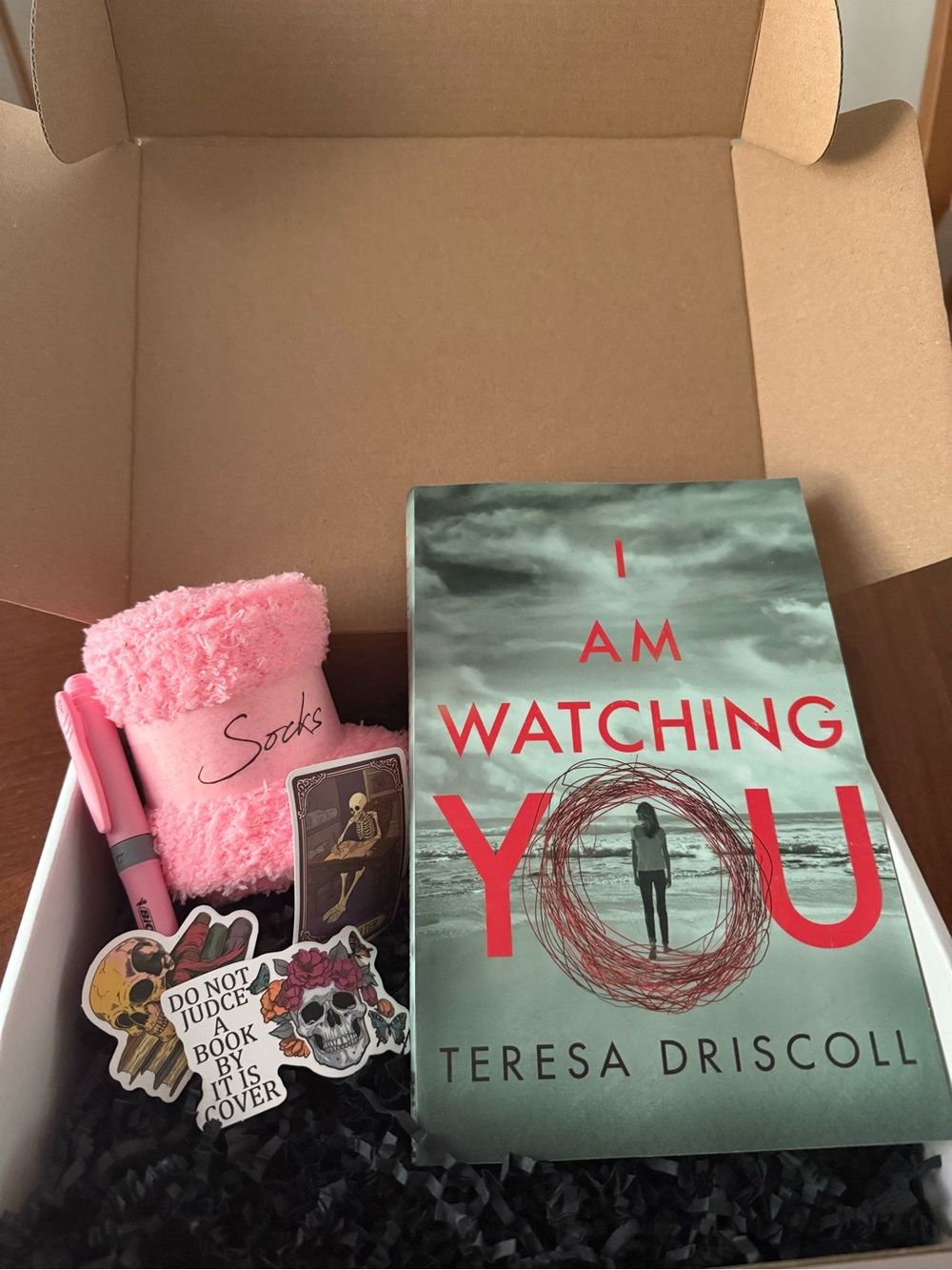 MEDIUM Blind Book Mystery Box : Blind Date With a Book